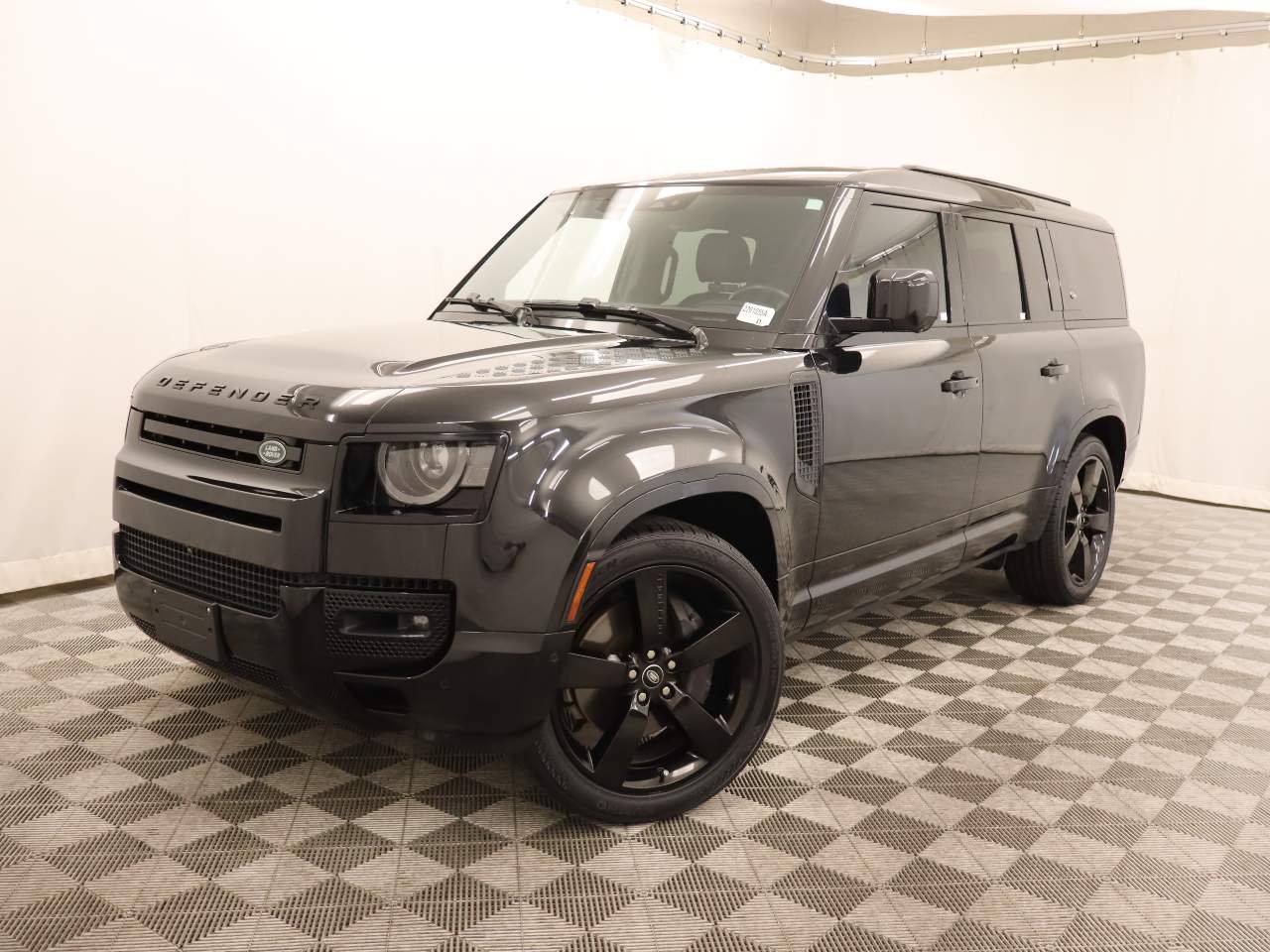 2024 Land Rover Defender 130 P400 X-Dynamic SE