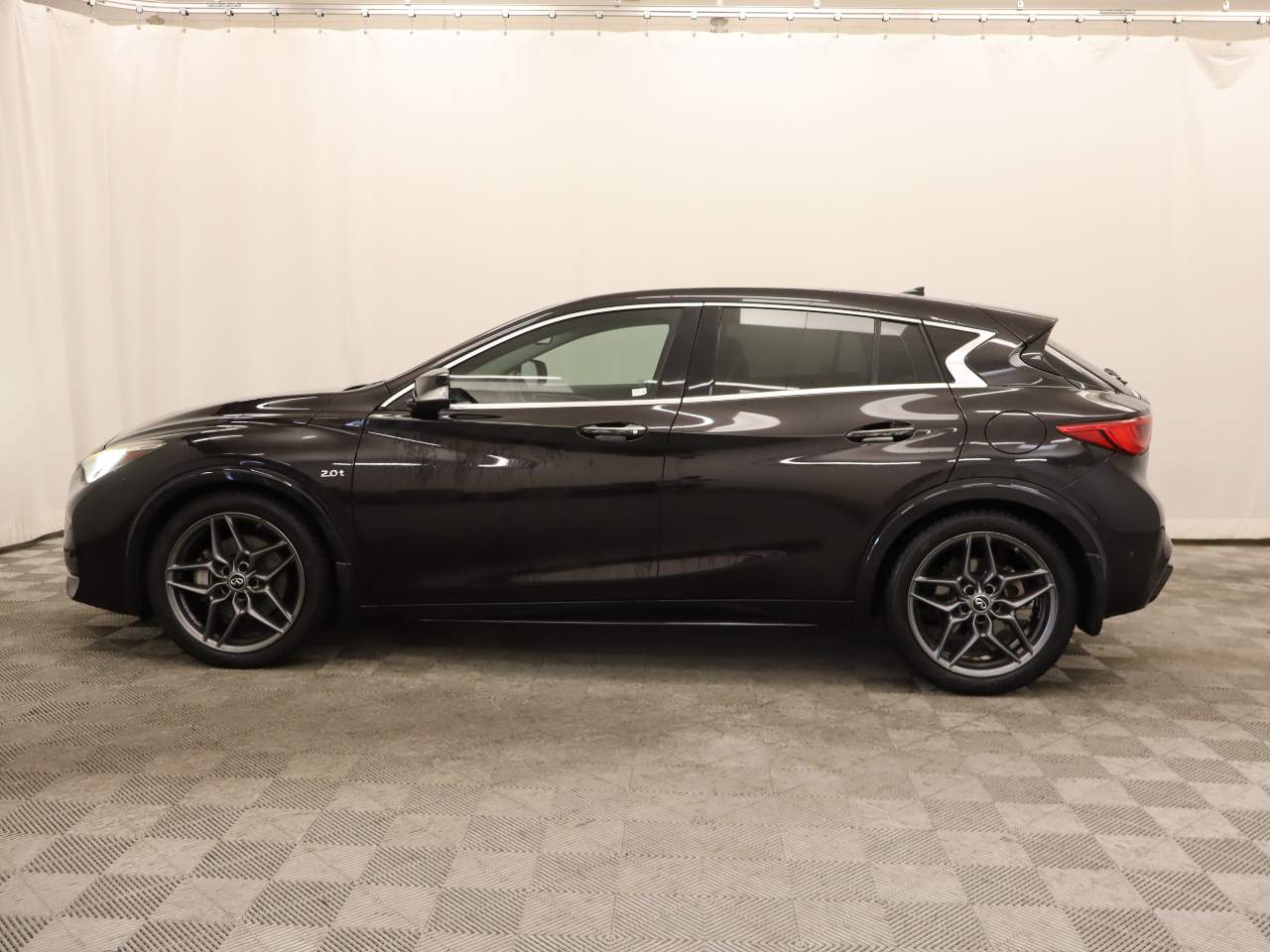 2018 INFINITI QX30 Sport