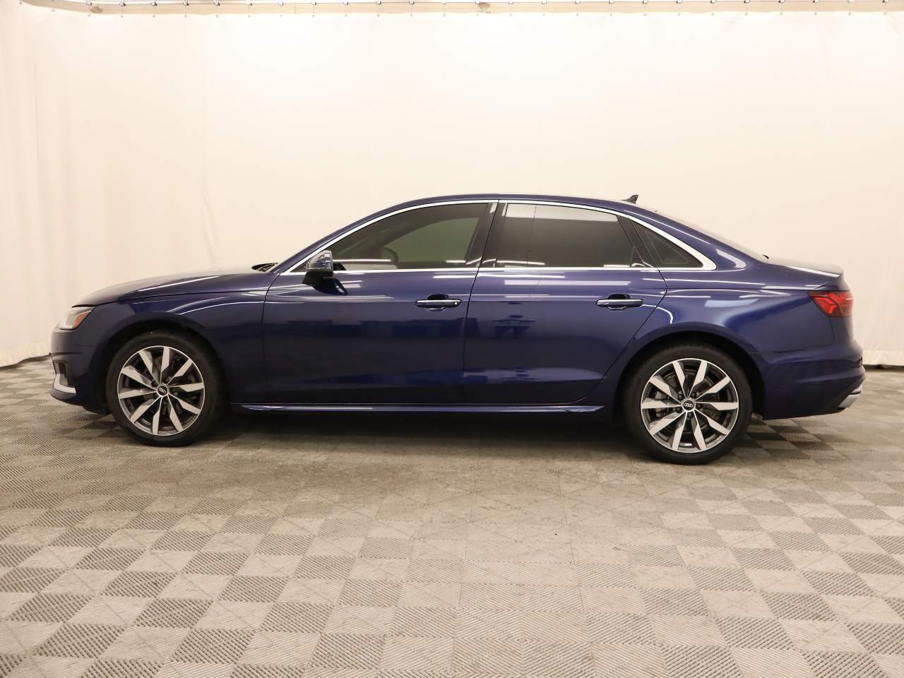 2021 Audi A4 quattro Premium 40 TFSI