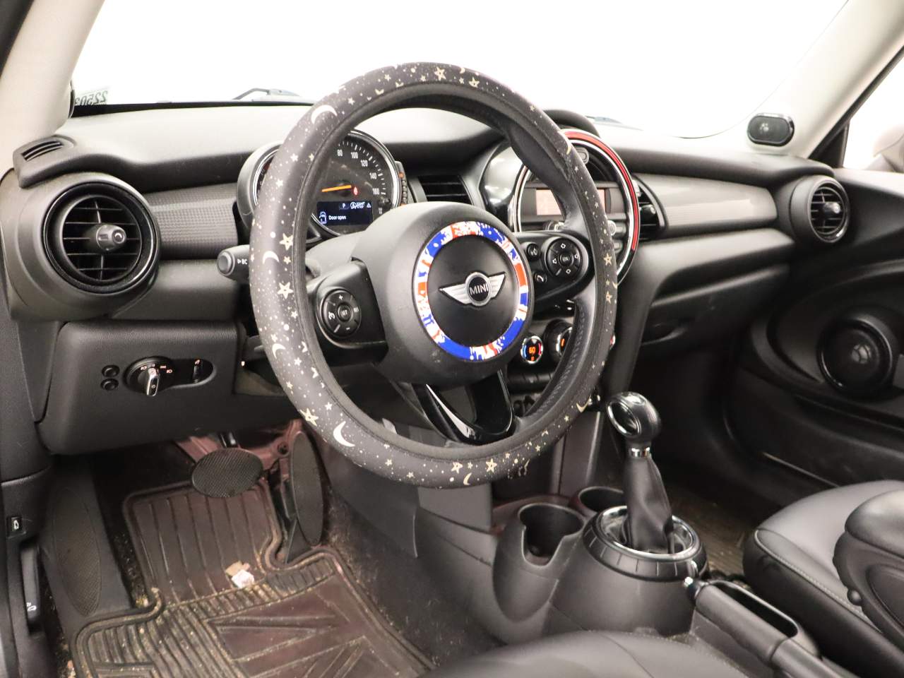 2015 Mini Cooper 2 Door Hardtop photo 2