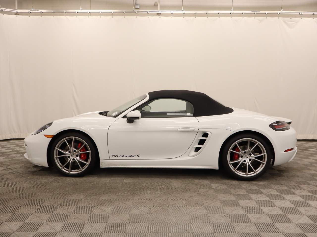 2025 Porsche 718 Boxster S
