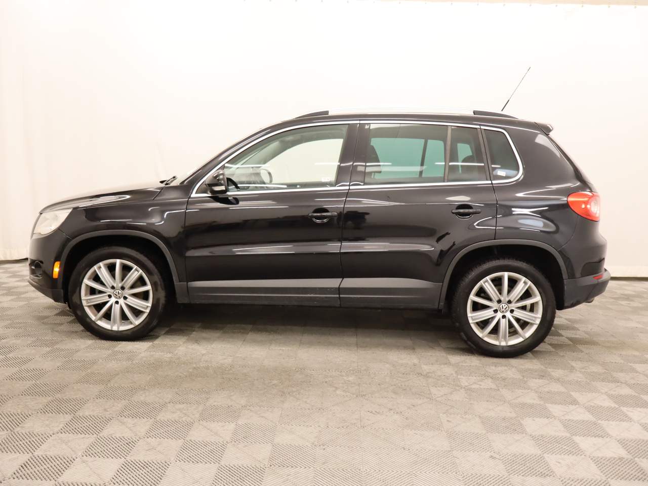 2011 Volkswagen Tiguan SE