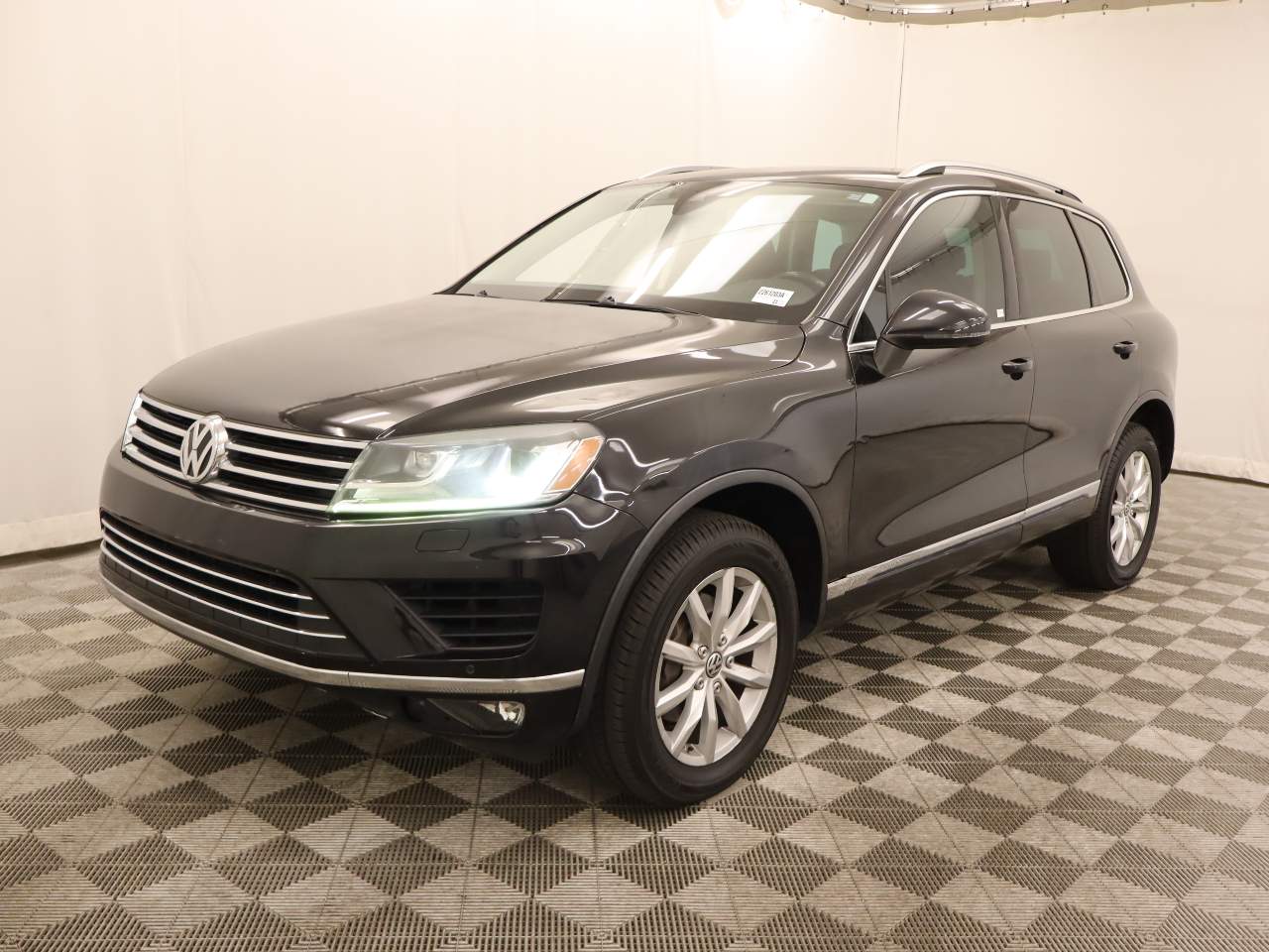 2017 Volkswagen Touareg V6 Sport
