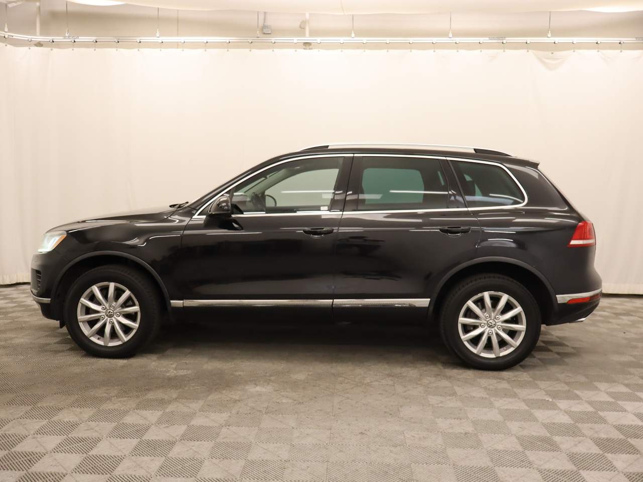 2017 Volkswagen Touareg V6 Sport