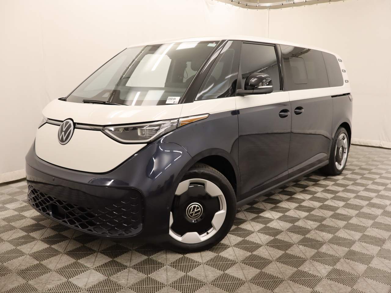 2025 Volkswagen ID. Buzz Pro S Plus 4dr Mini-Van