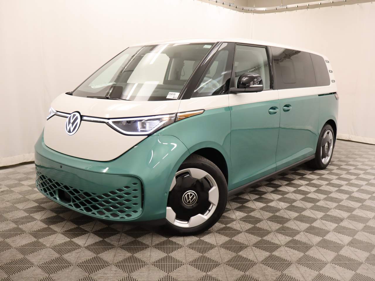 2025 Volkswagen ID. Buzz Pro S Plus 4dr Mini-Van