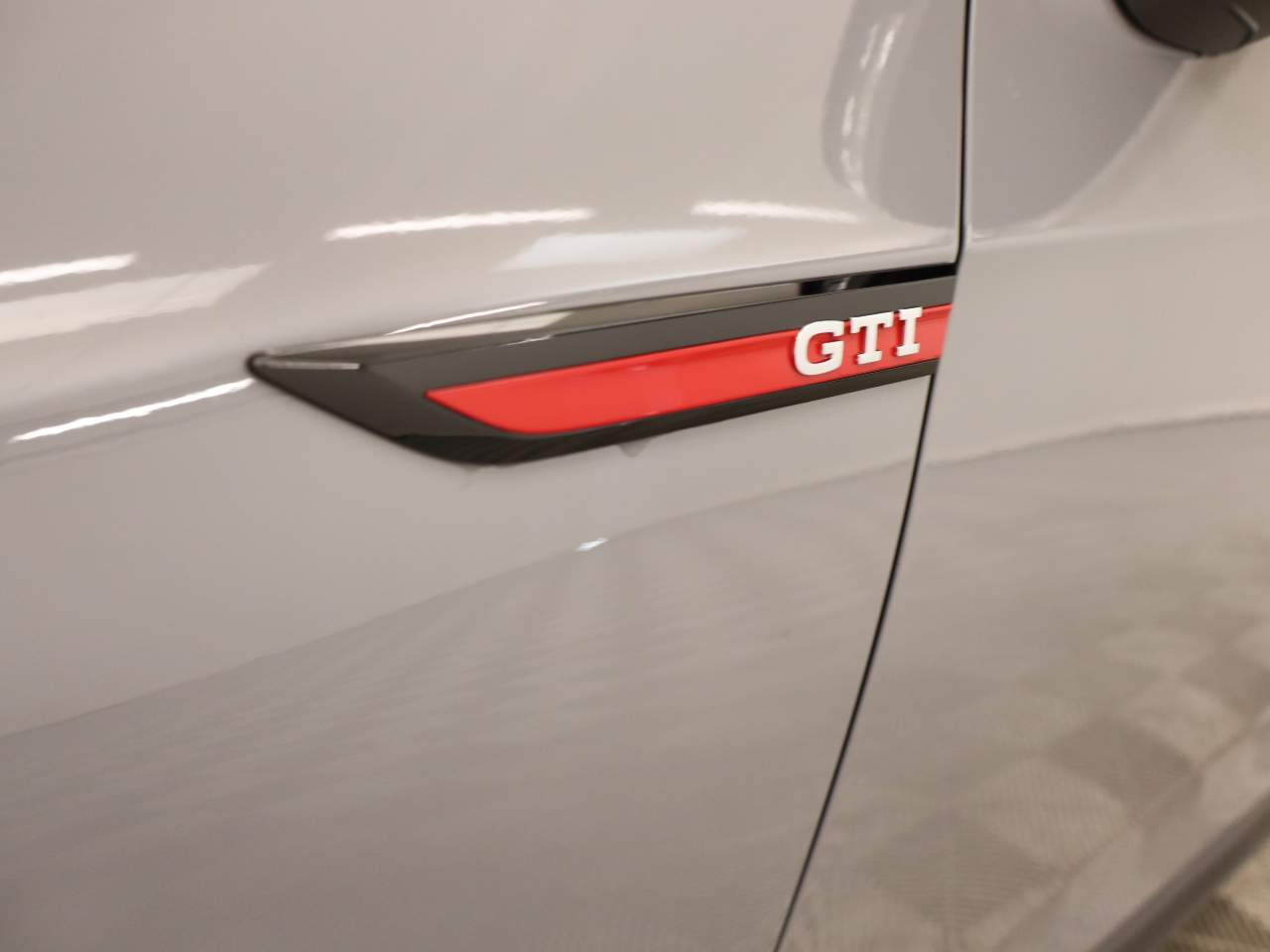 2024 Volkswagen Golf GTI 380 SE