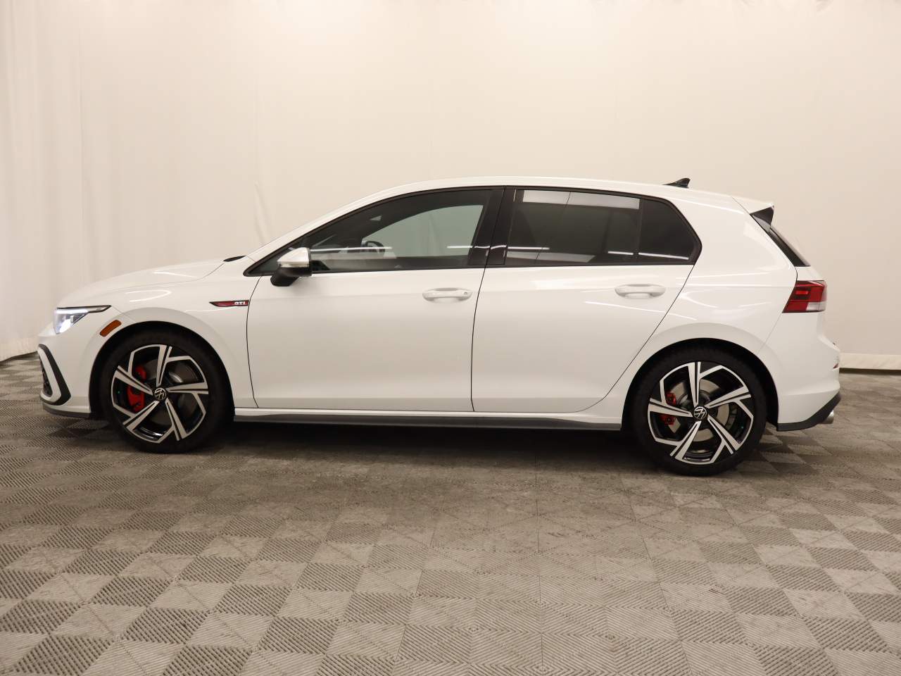 2024 Volkswagen Golf GTI SE