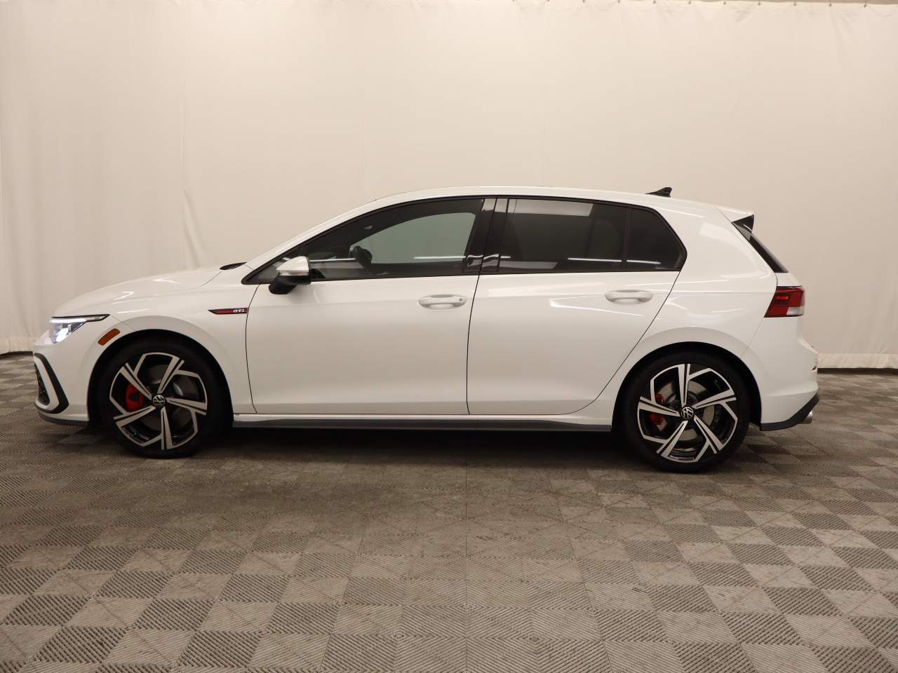 2024 Volkswagen Golf GTI SE