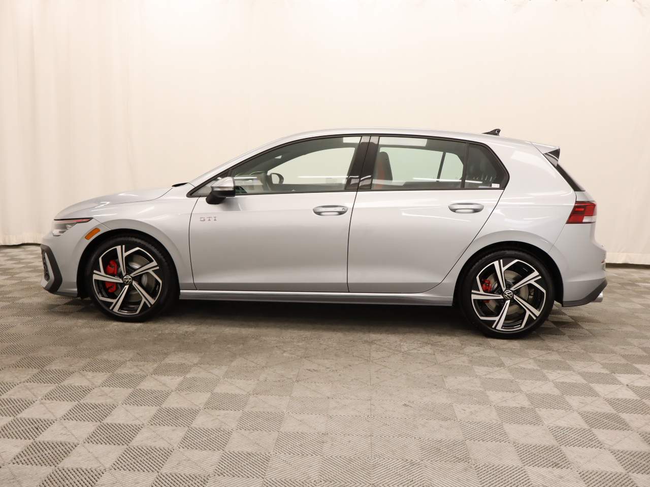 2025 Volkswagen Golf GTI SE