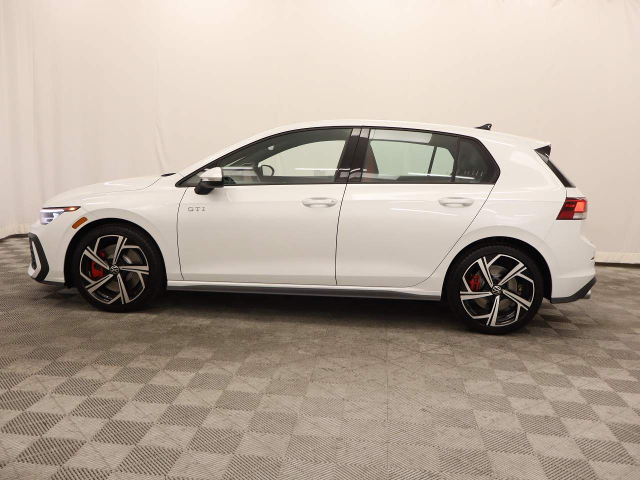 2025 Volkswagen Golf GTI SE