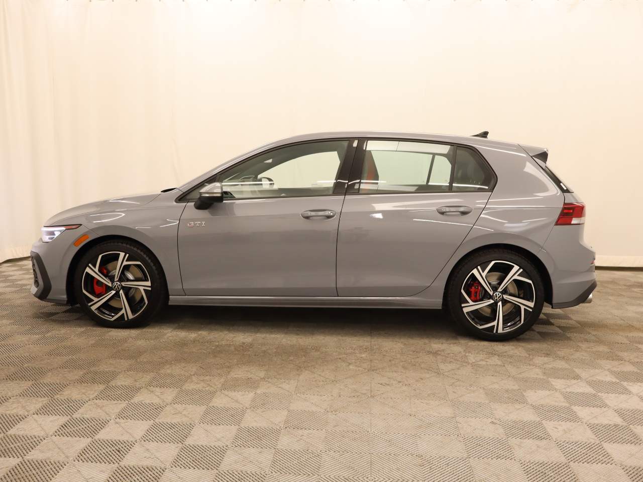 2025 Volkswagen Golf GTI SE