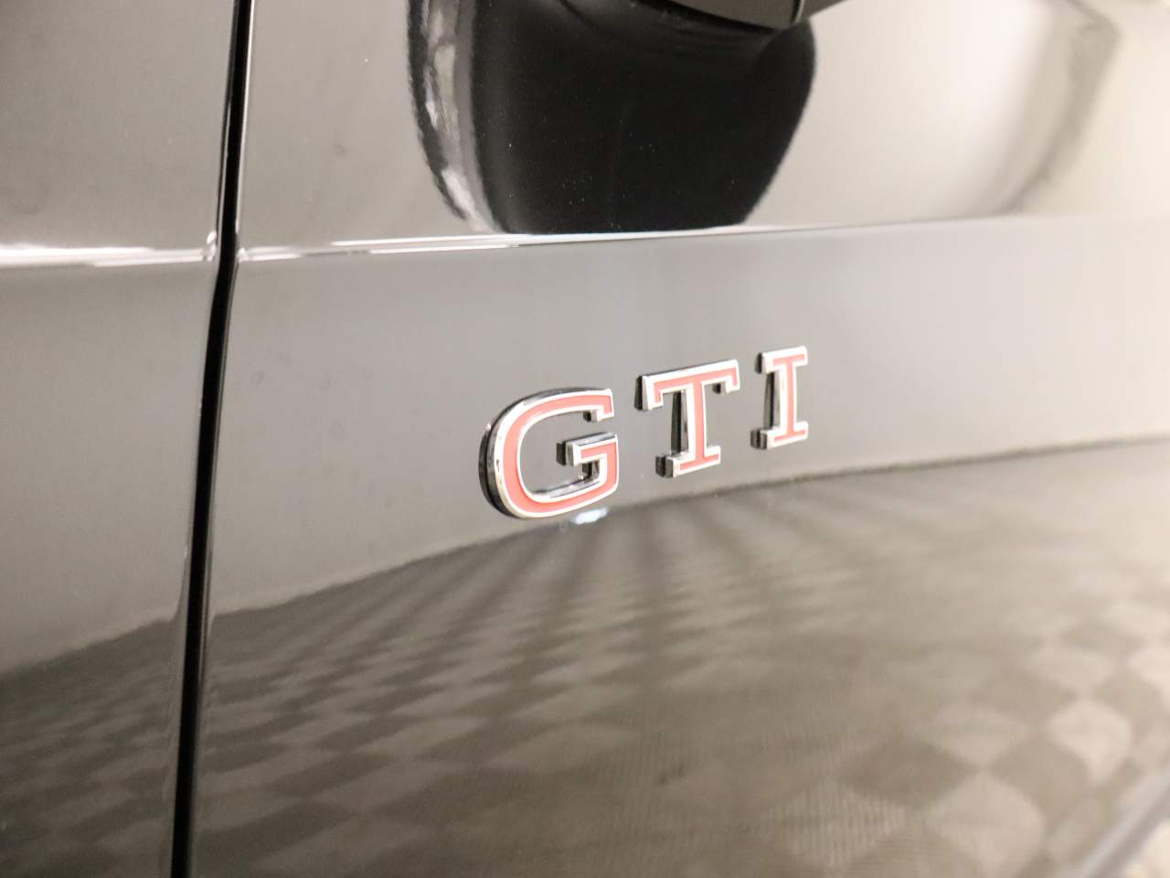 2025 Volkswagen Golf GTI SE