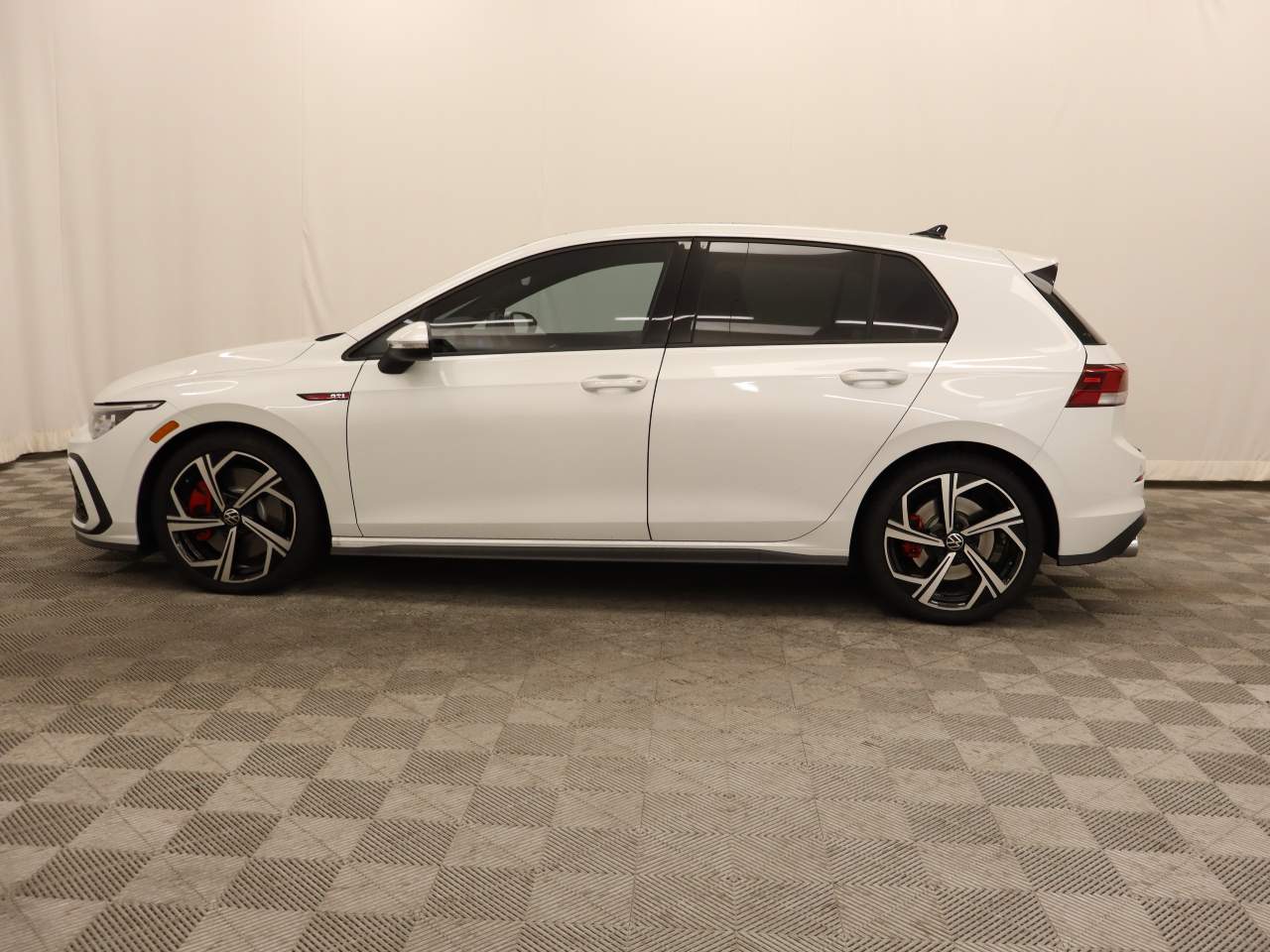 2024 Volkswagen Golf GTI SE