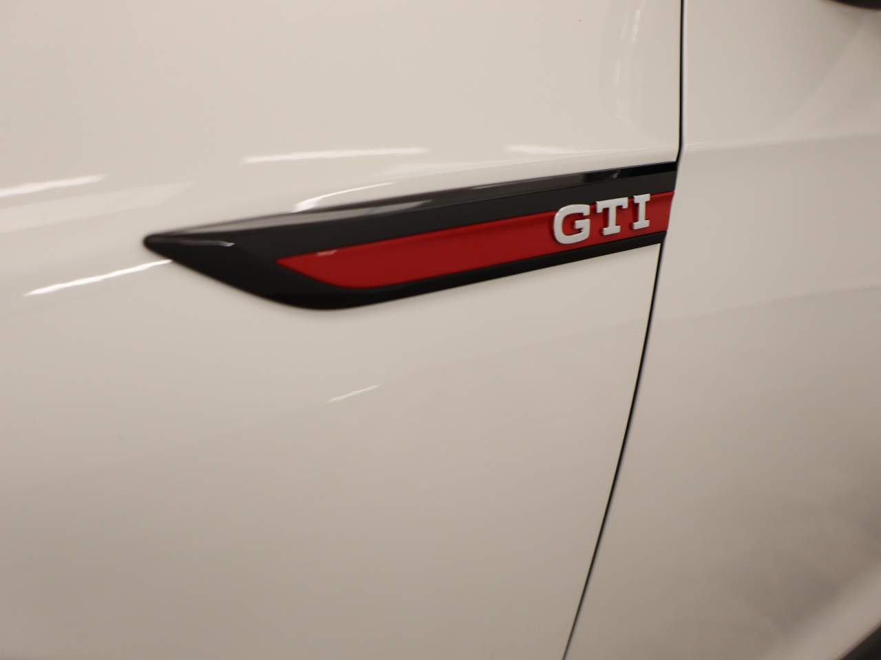 2024 Volkswagen Golf GTI SE