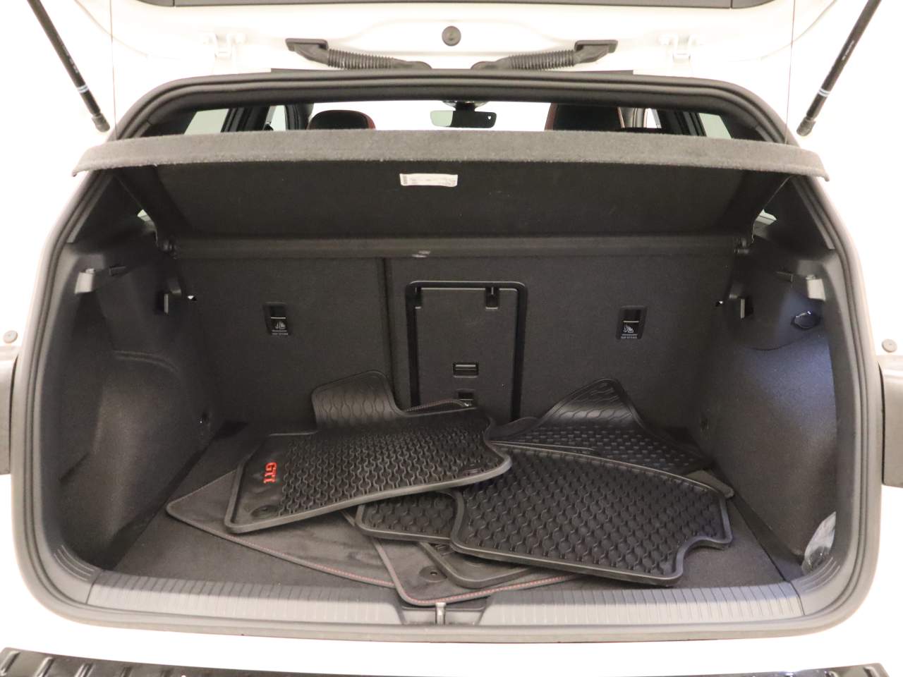 2025 Volkswagen Golf GTI SE