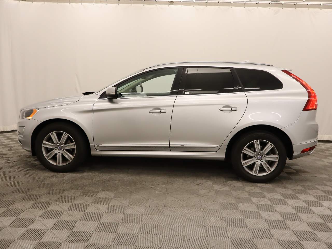 2017 Volvo XC60 T5 Inscription