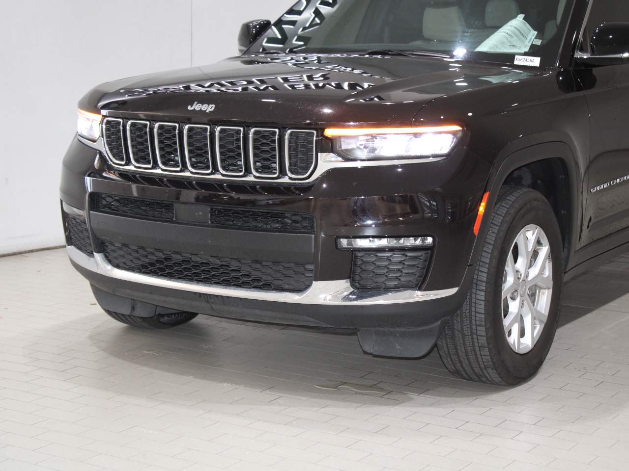 2023 Jeep Grand Cherokee Limited photo 3