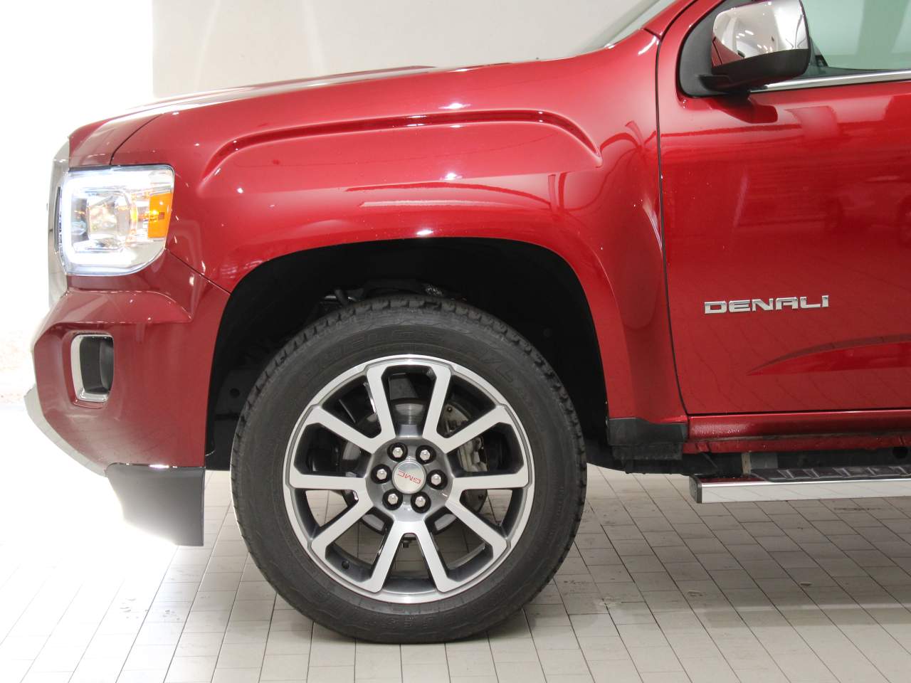 2020 GMC Canyon Denali photo 4