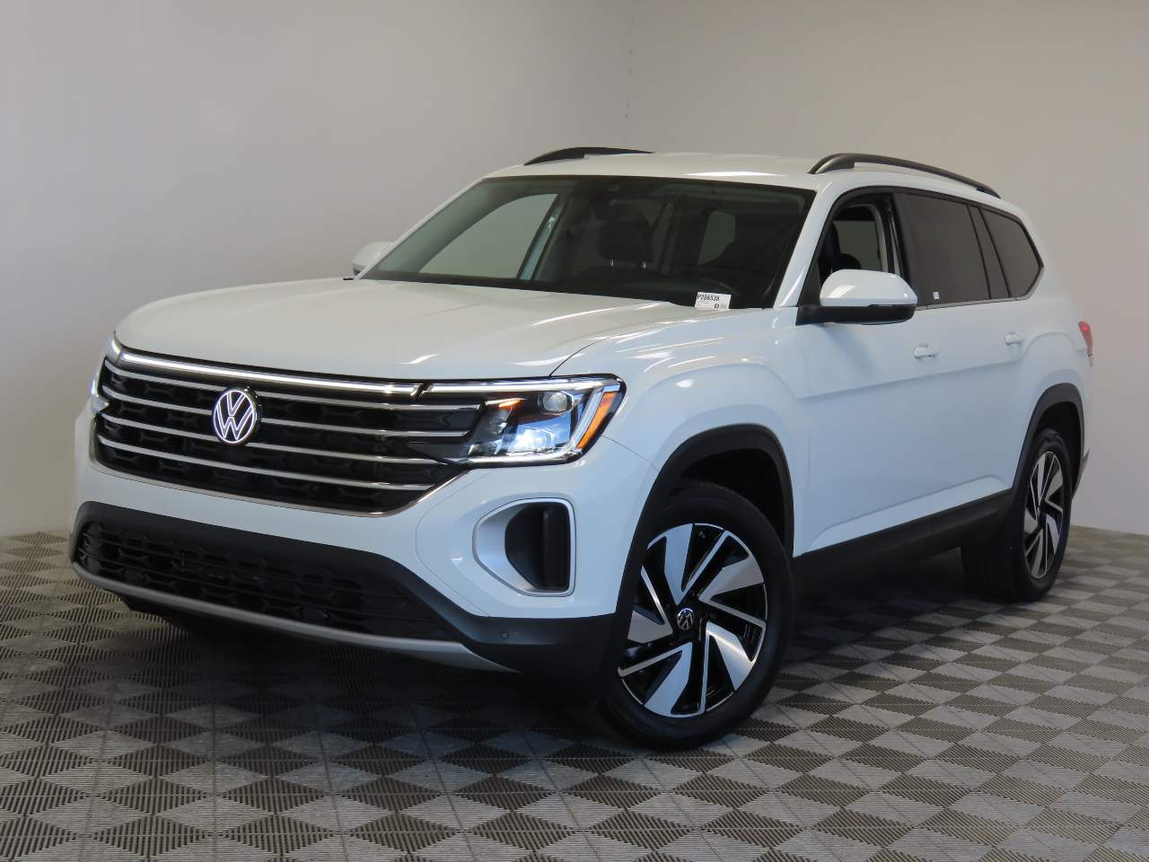 2025 Volkswagen Atlas SE