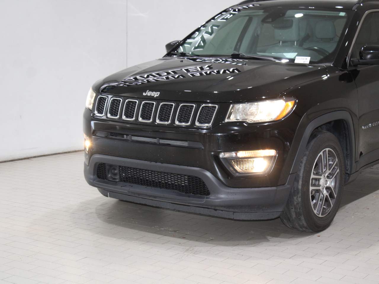 View vehicle photo 2