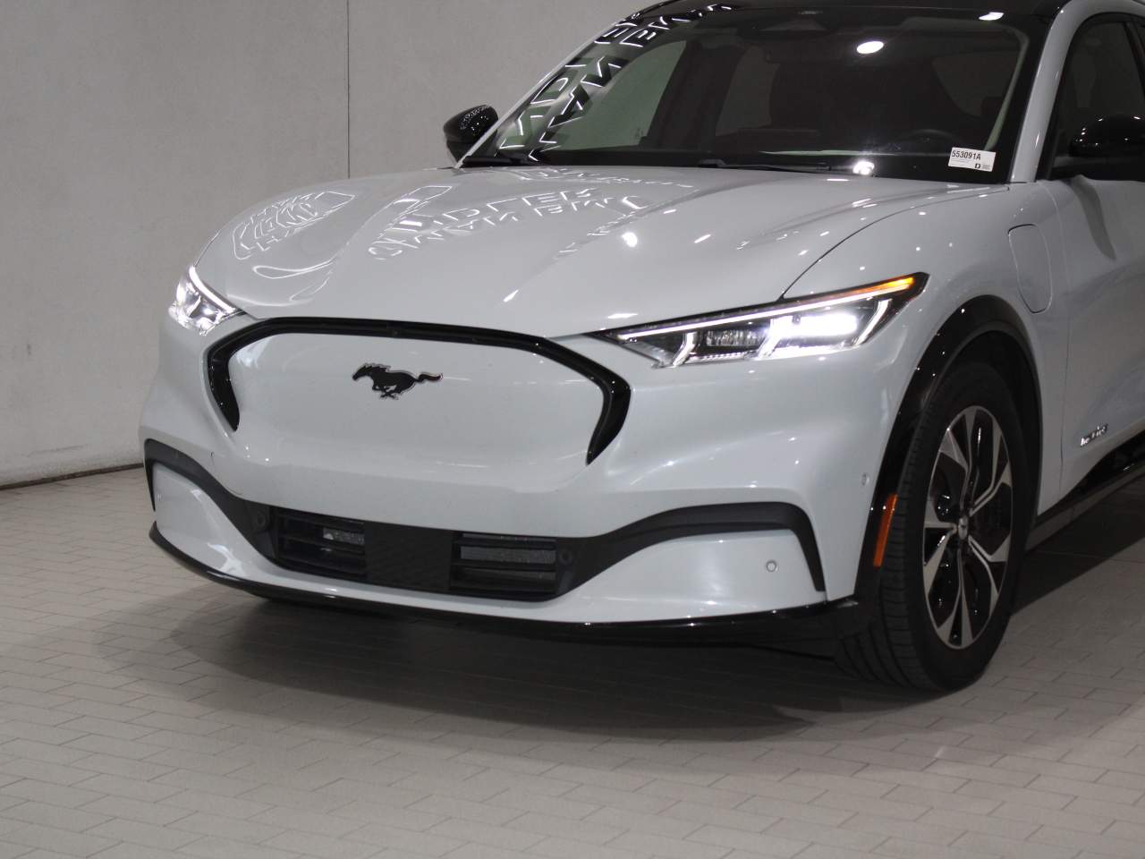 2022 Ford Mustang Mach-E Premium photo 3