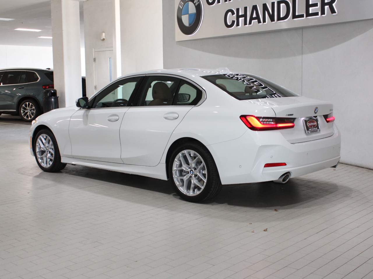 View vehicle photo 5