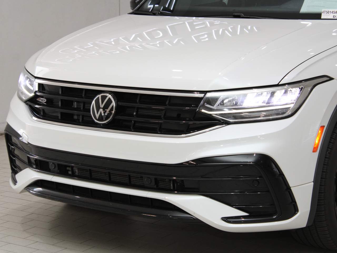 2023 Volkswagen Tiguan SE R-Line Black