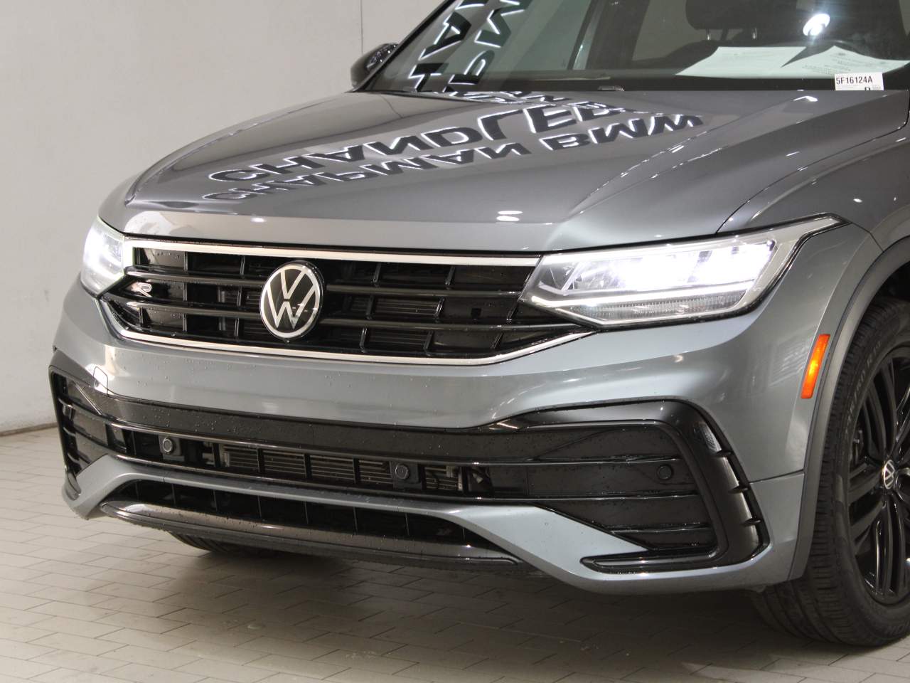 2022 Volkswagen Tiguan SE R-Line Black