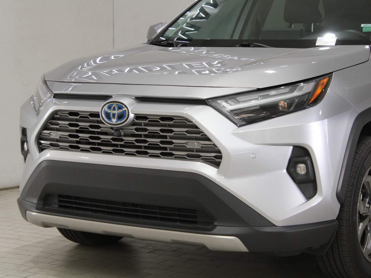 Used 2022 Toyota RAV4 Limited with VIN 4T3D6RFV8NU075295 for sale in Chandler, AZ