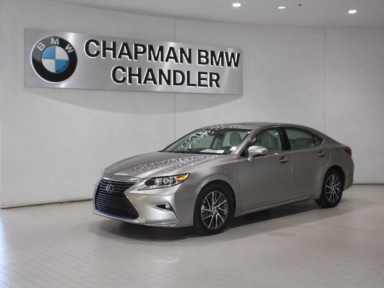 2017 Lexus ES Base's photo