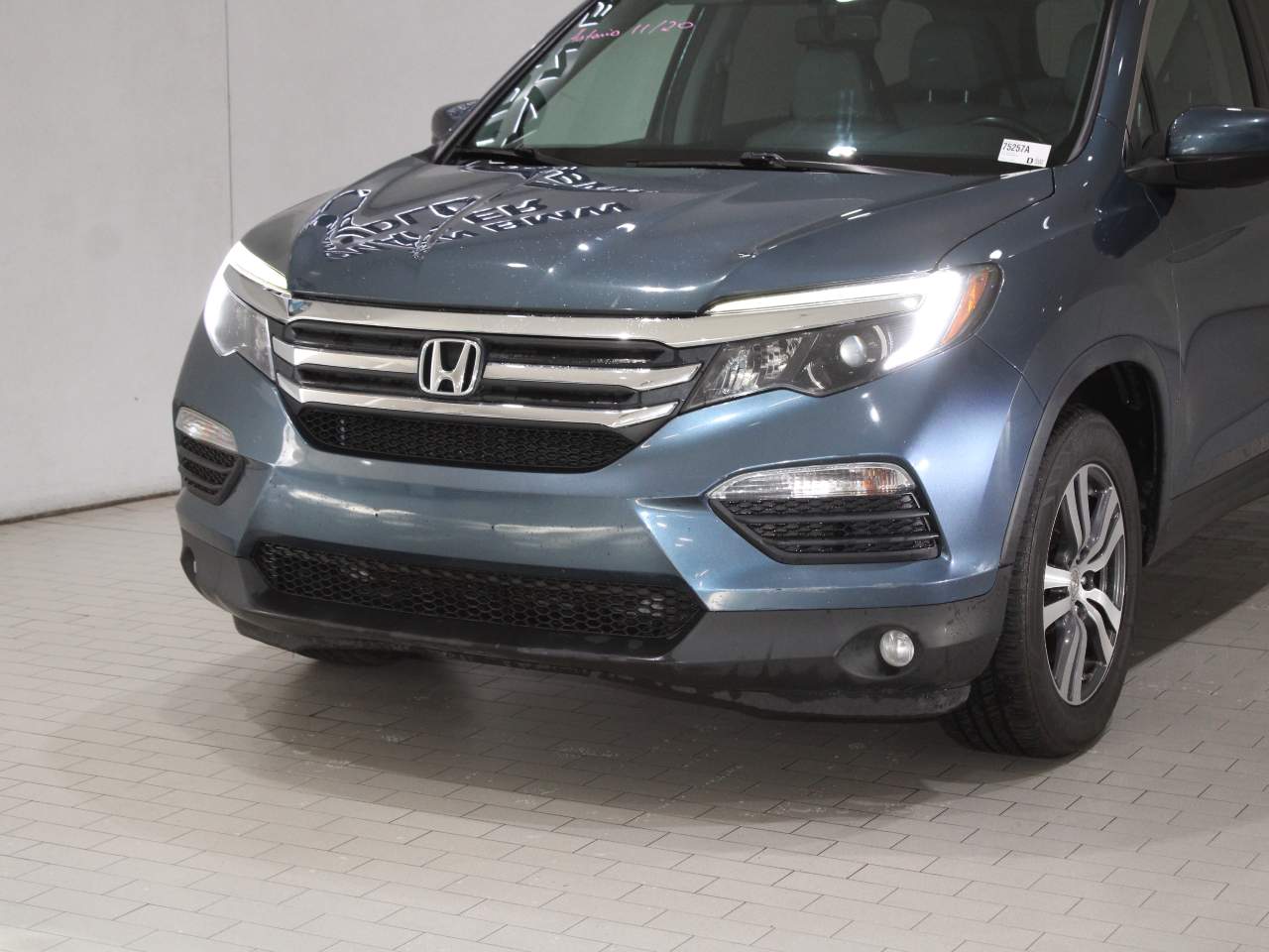 2017 Honda Pilot EX-L photo 3
