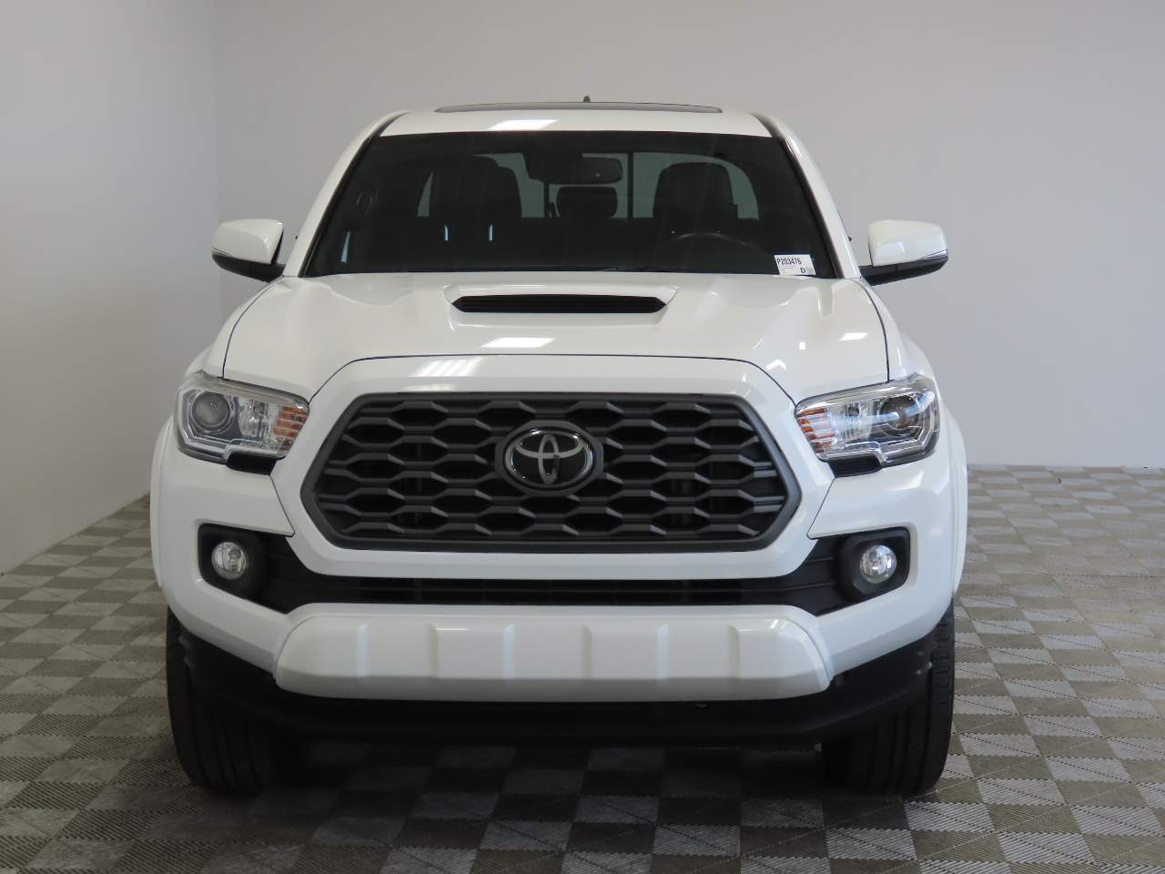 Used 2021 Toyota Tacoma TRD Sport with VIN 5TFAZ5CN1MX112043 for sale in Chandler, AZ