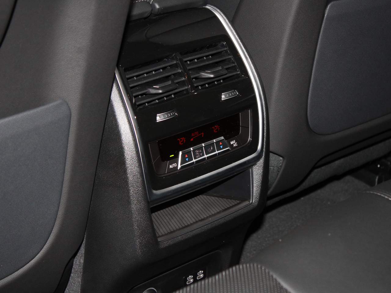 2026 BMW X5 40i - Photo 18