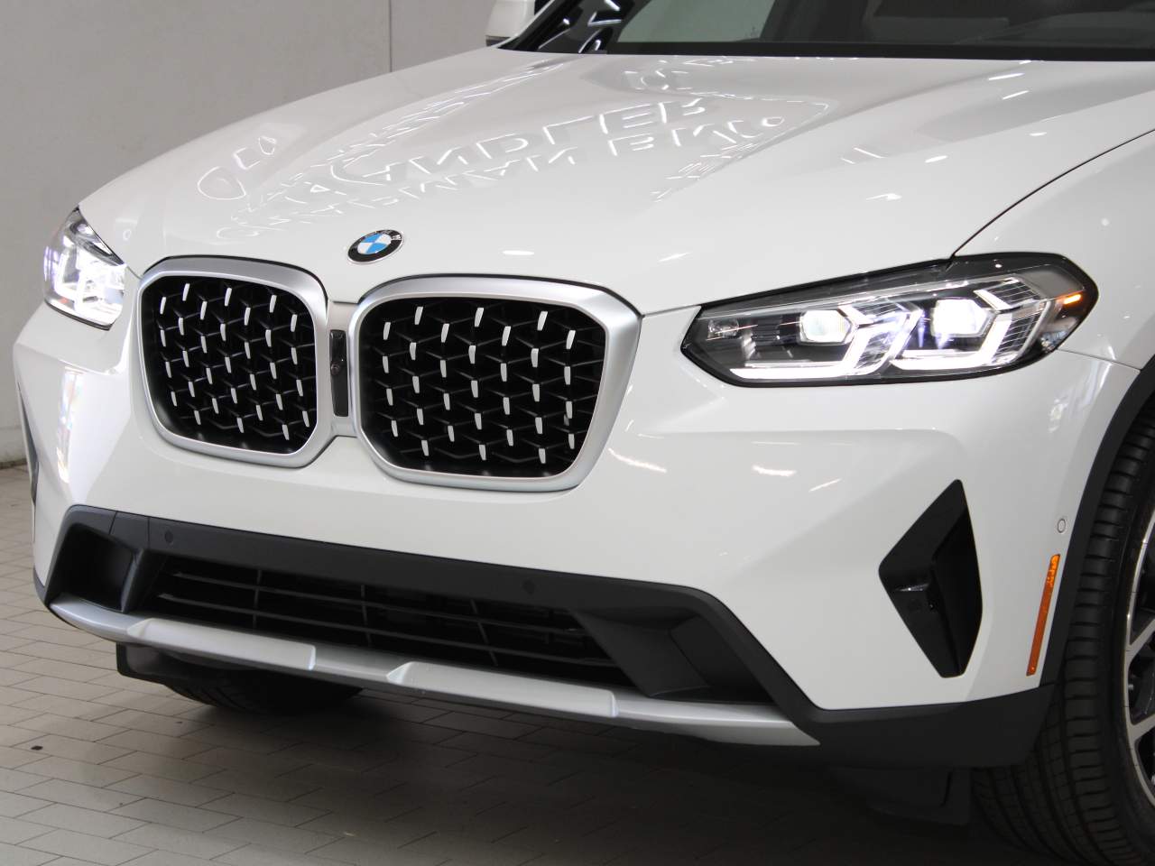 2025 BMW X4 xDrive30i