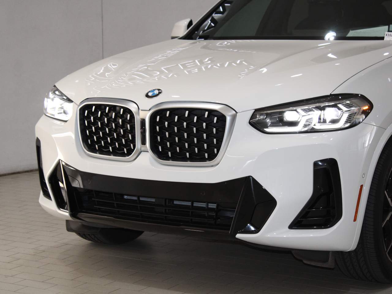 2023 BMW X4 xDrive30i