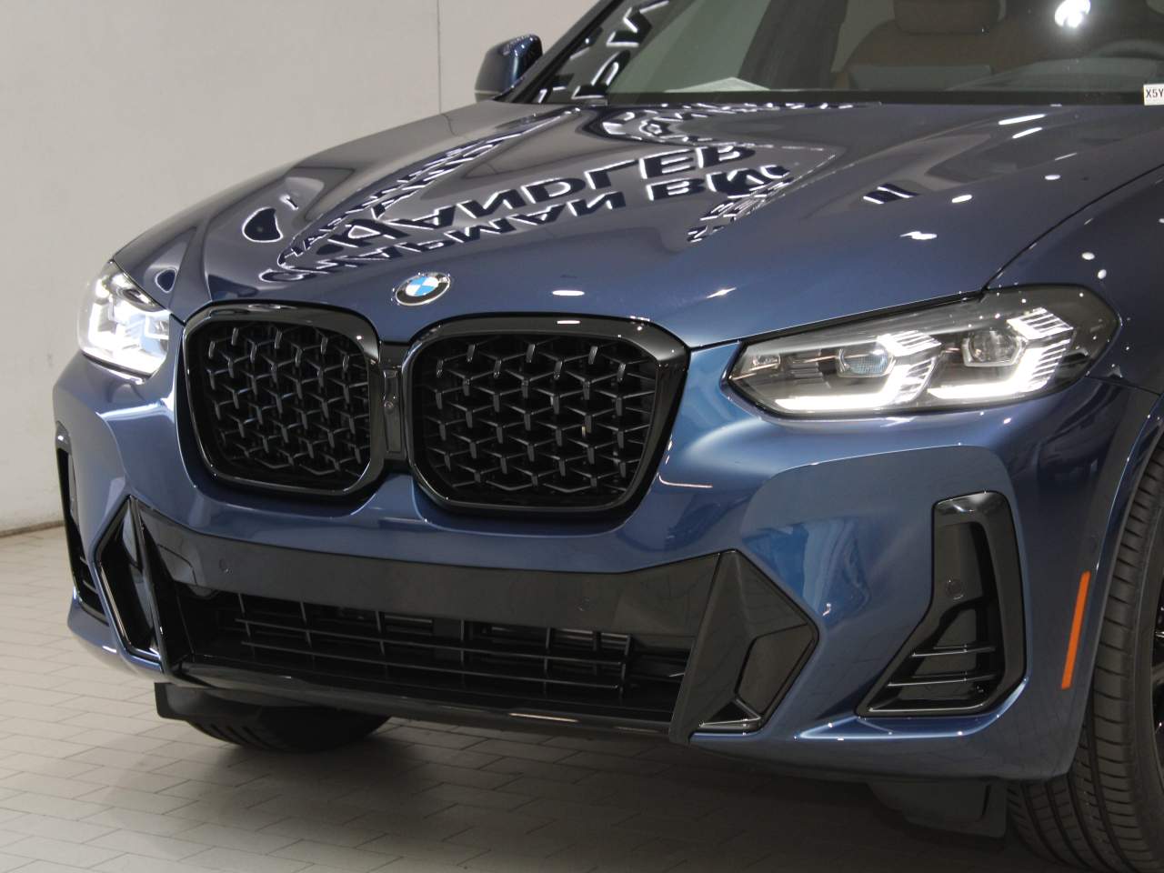 2025 BMW X4 xDrive30i