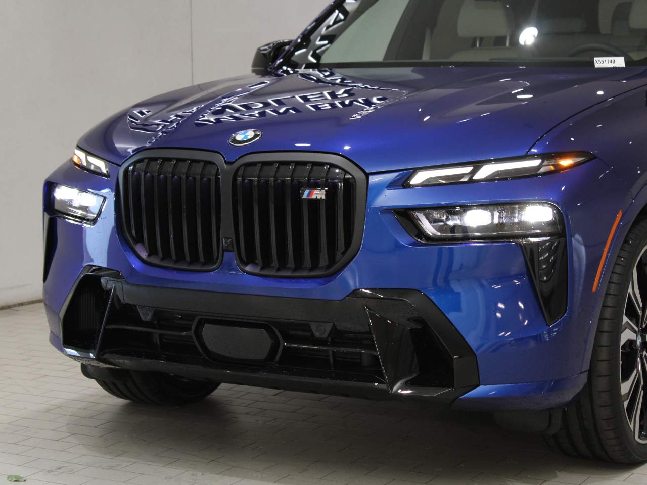 2025 BMW X7 M60i