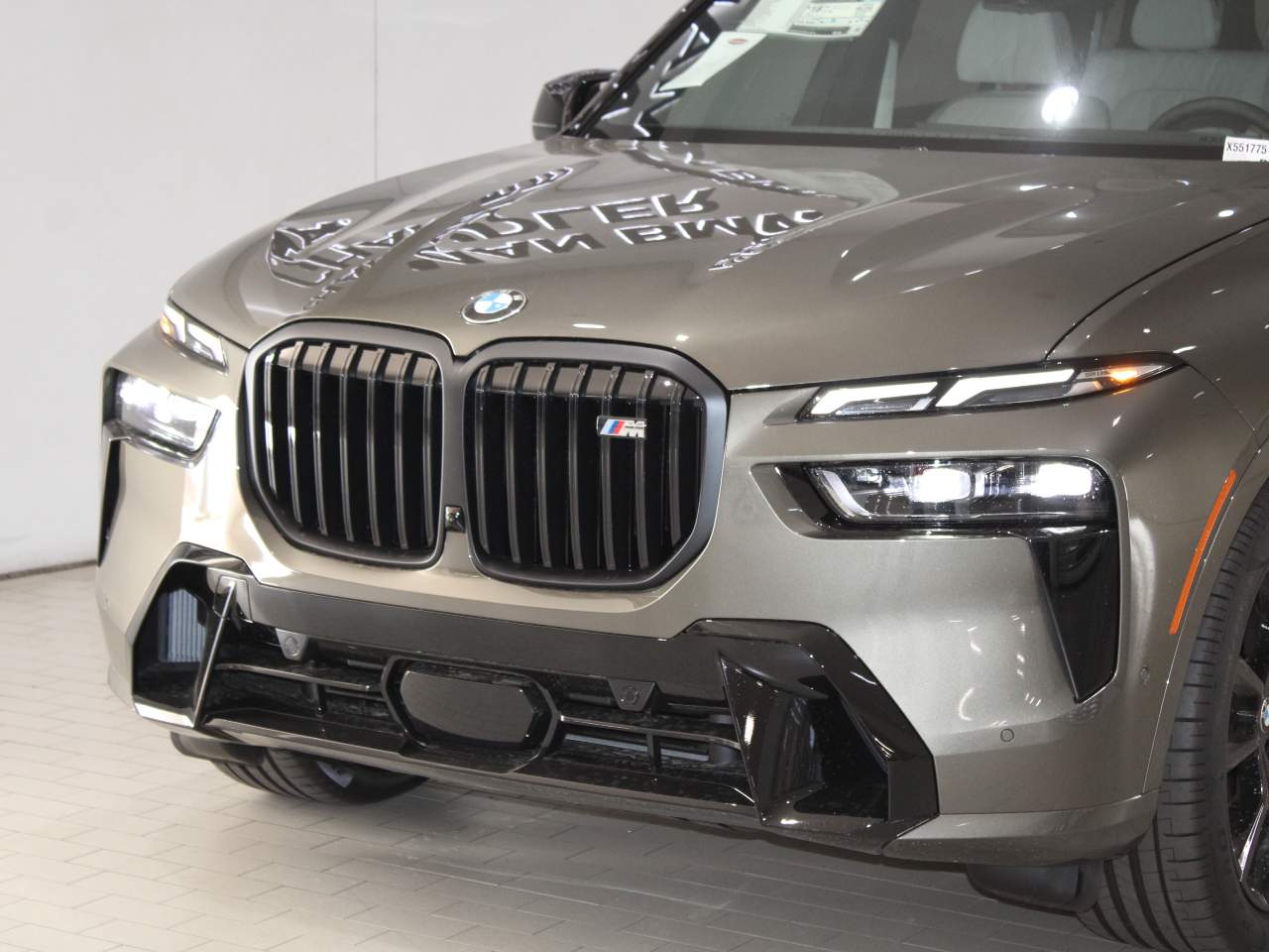 2025 BMW X7 M60i
