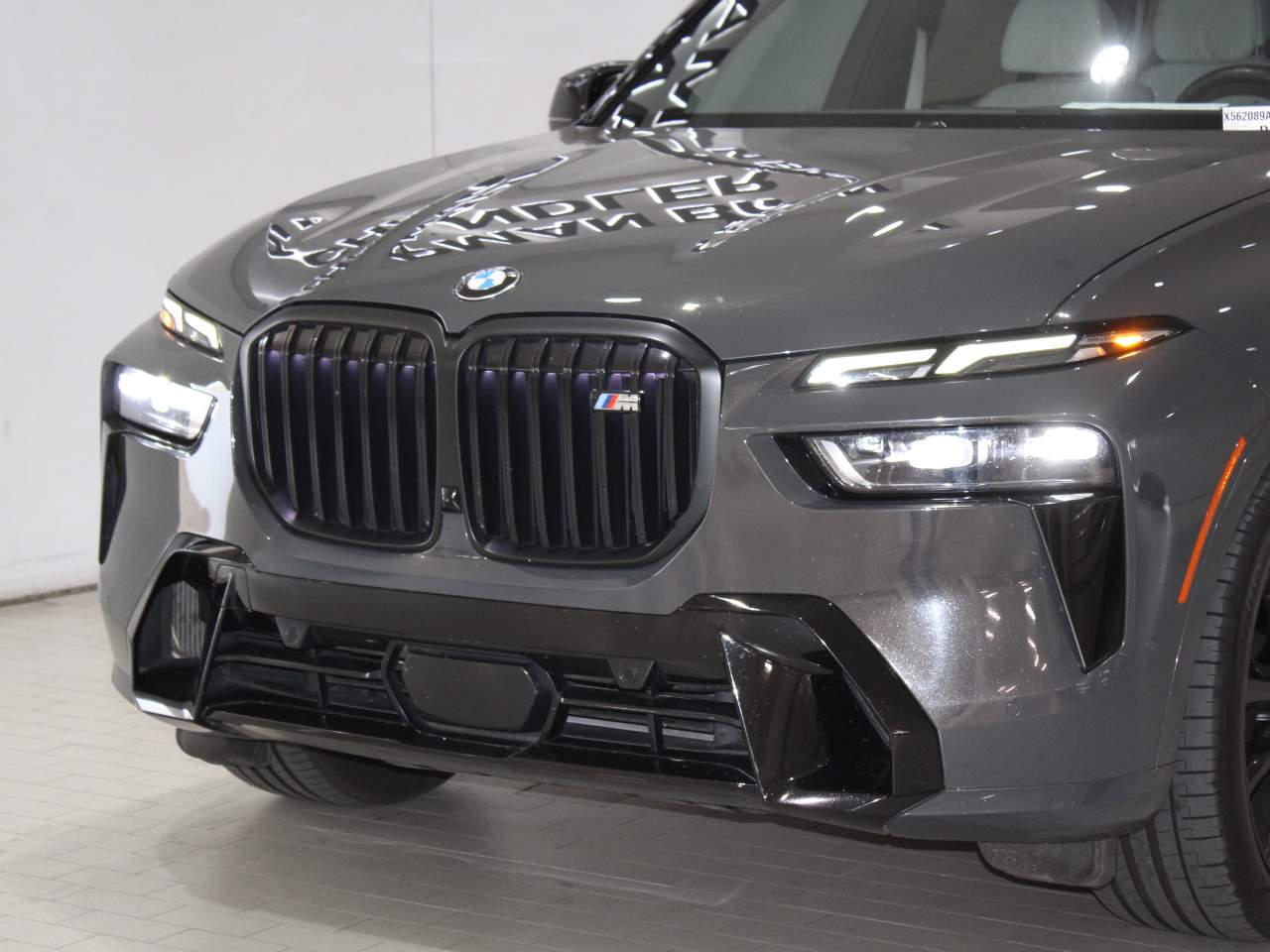 2023 BMW X7 M60i