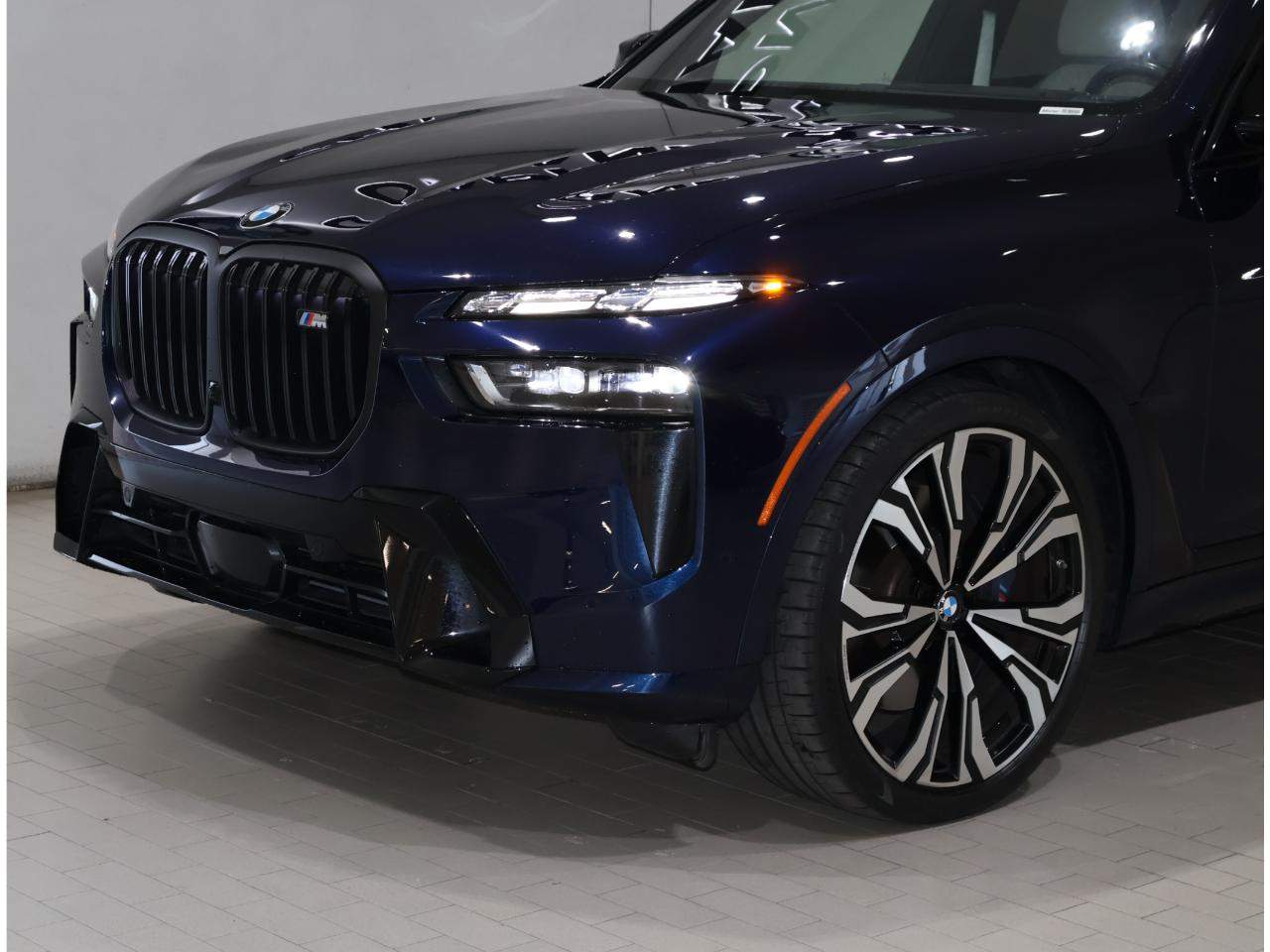 2024 BMW X7 M60i