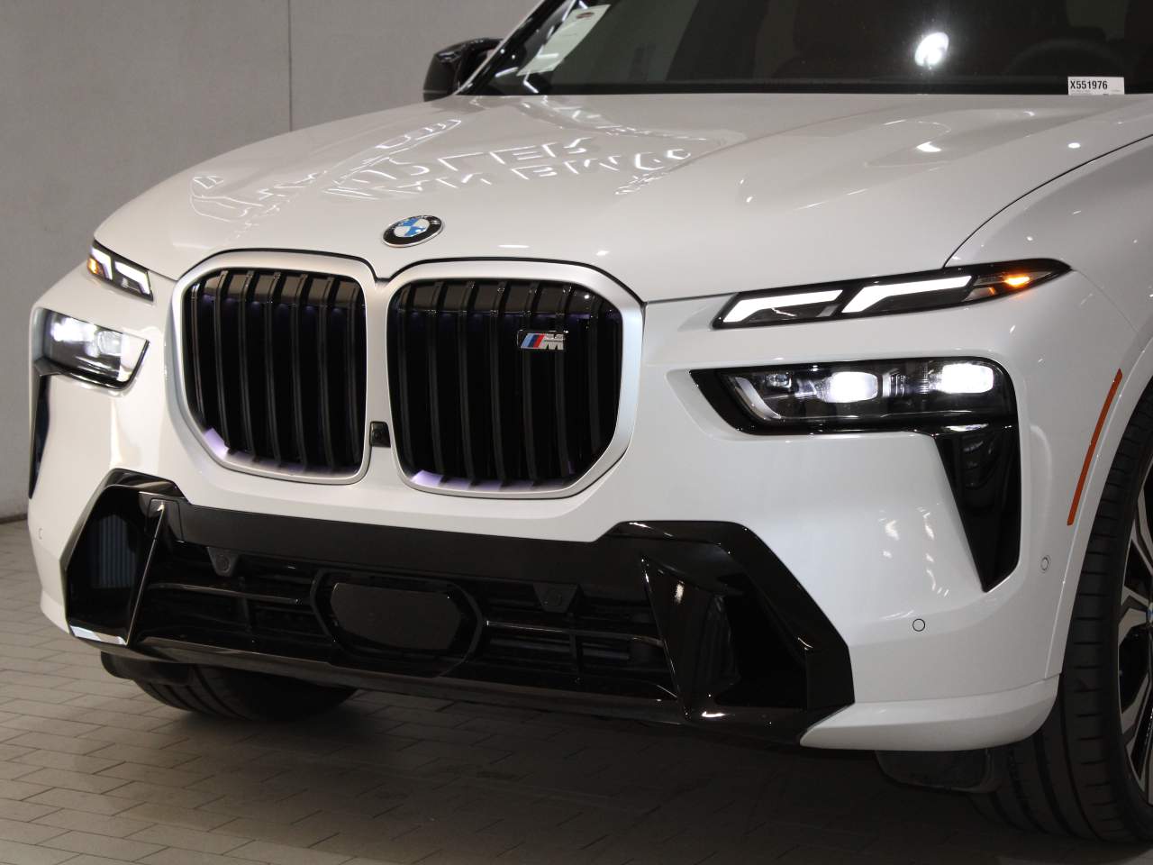 2025 BMW X7 M60i