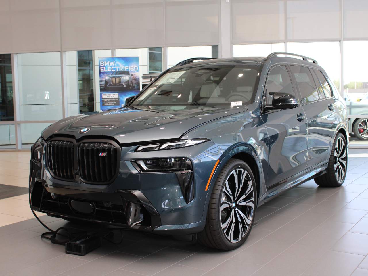 2025 BMW X7 M60i