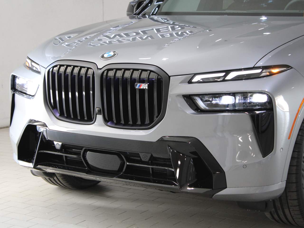 2025 BMW X7 M60i