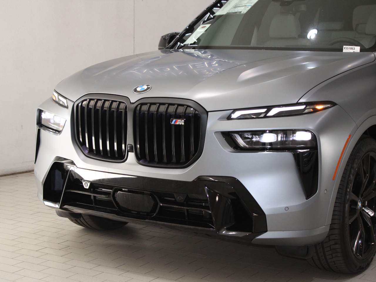 2025 BMW X7 M60i