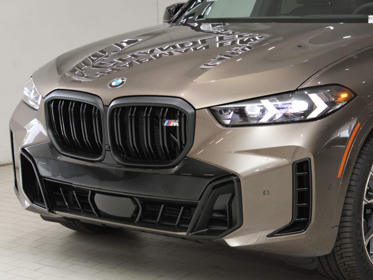 2025 BMW X5 M60i