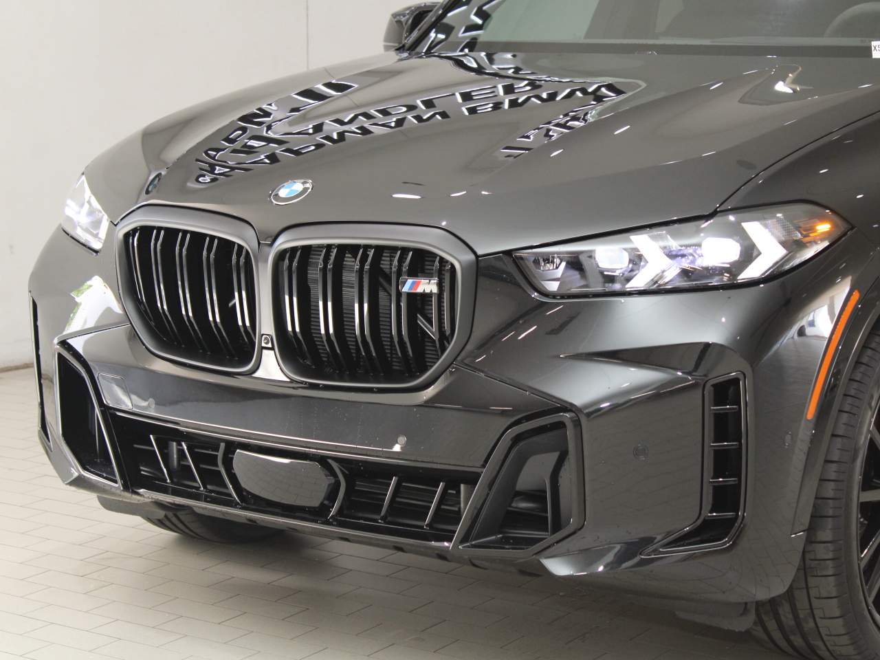 2025 BMW X5 M60i