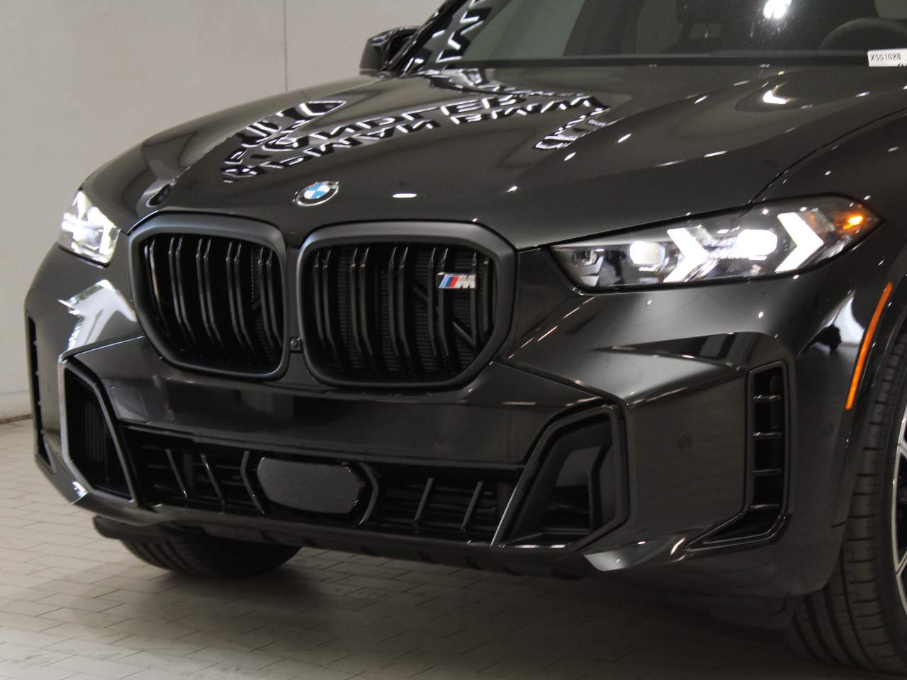 2025 BMW X5 M60i