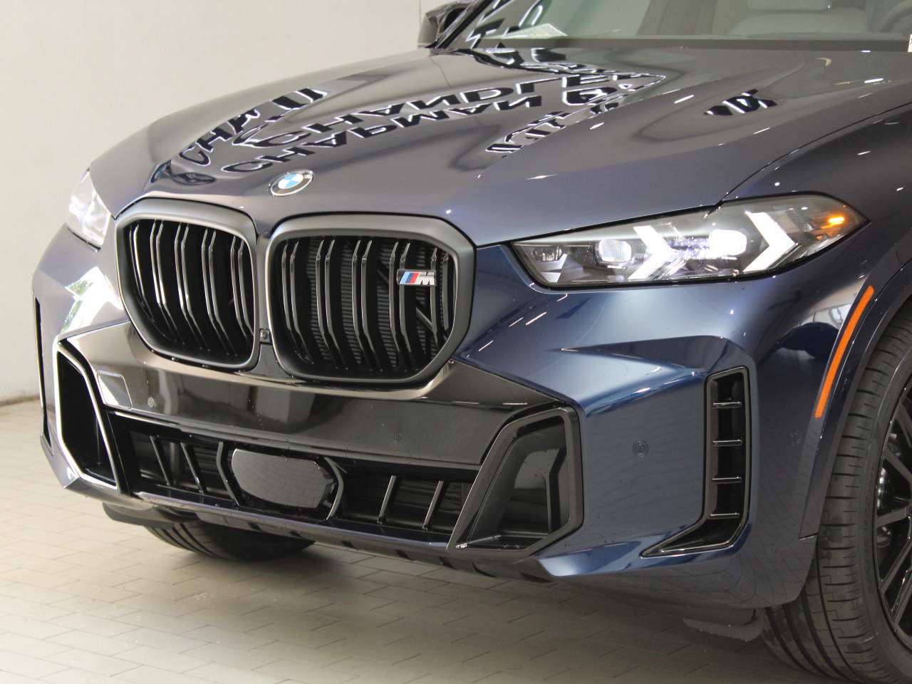 2025 BMW X5 M60i