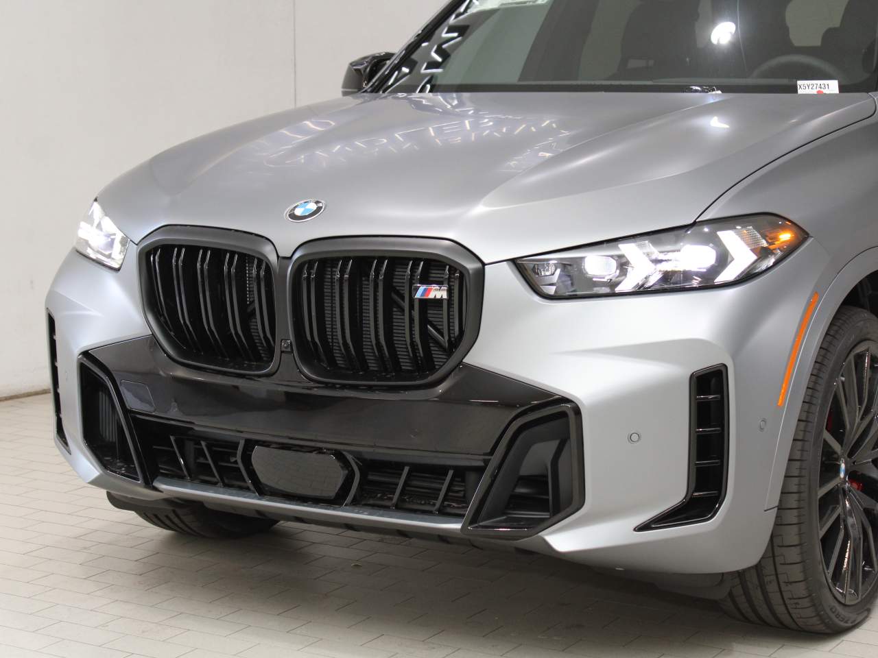 2025 BMW X5 M60i